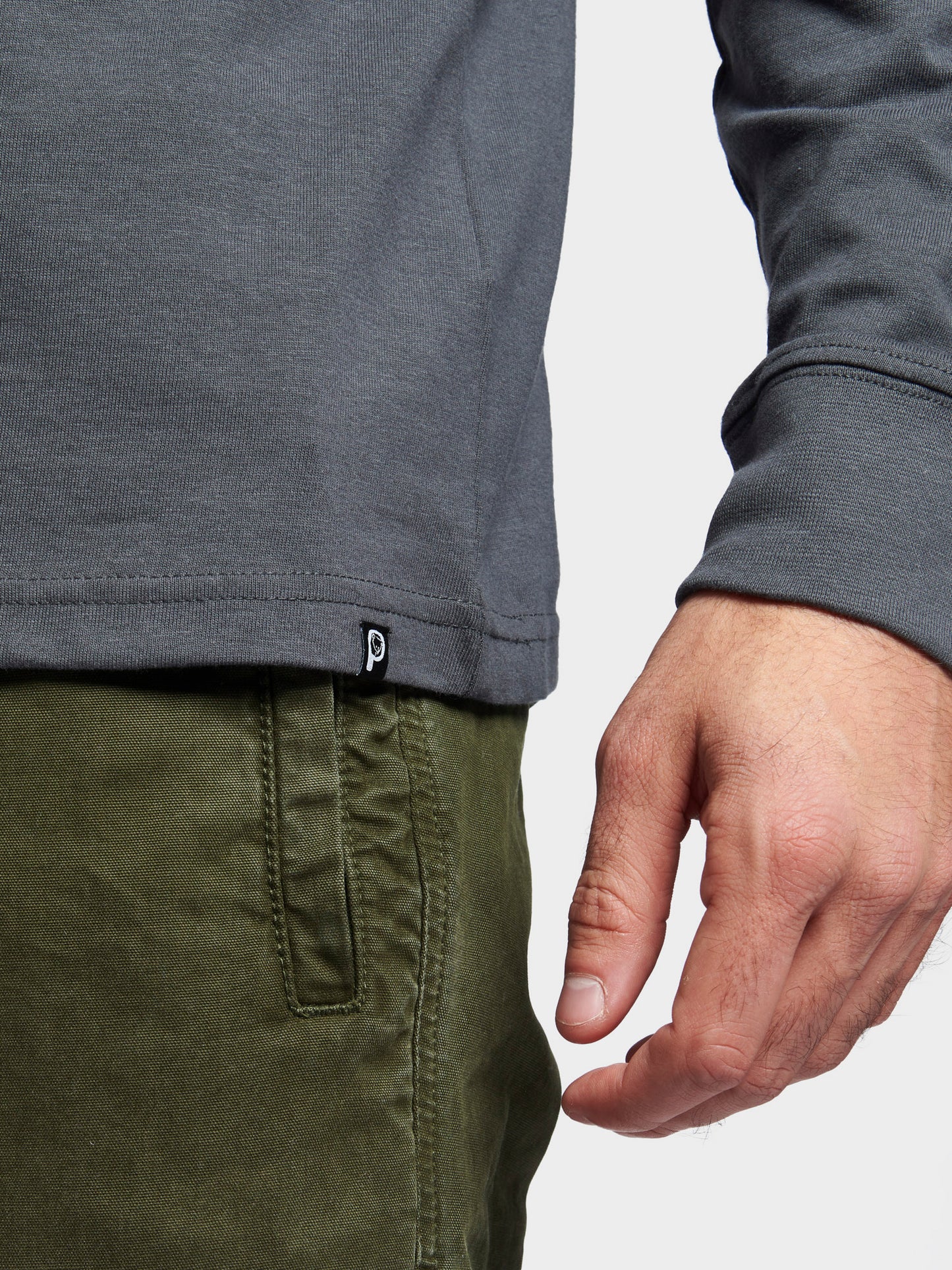 Sketch Mountain Back Graphic Long Sleeve T-Shirt in Ebony