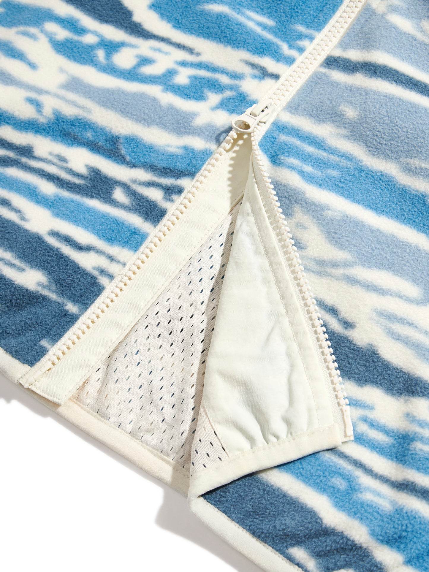 Bay Jacquard Microfleece Vest in Blue Fusion