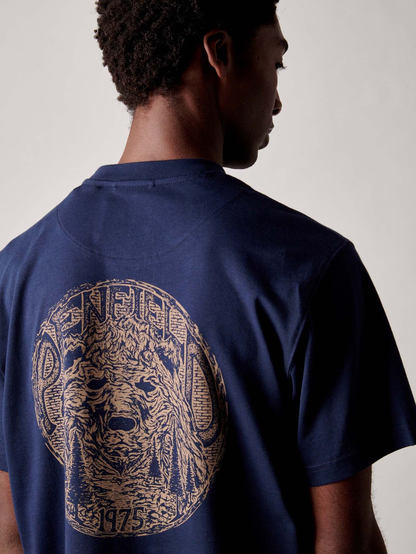 Wild Bear T-Shirt in Navy Blue