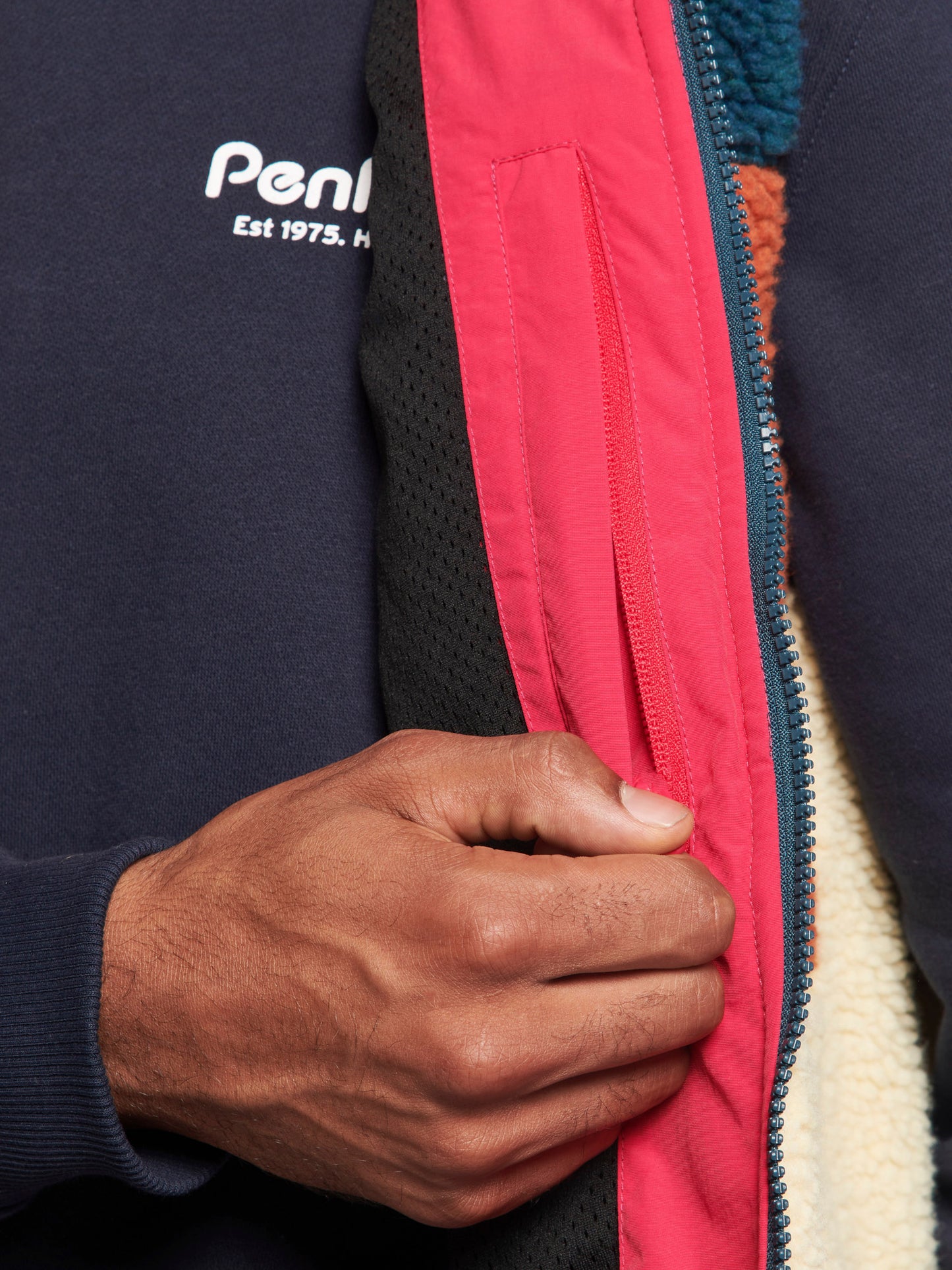 Penfield Mens Mattawa Vest in Dragonfly