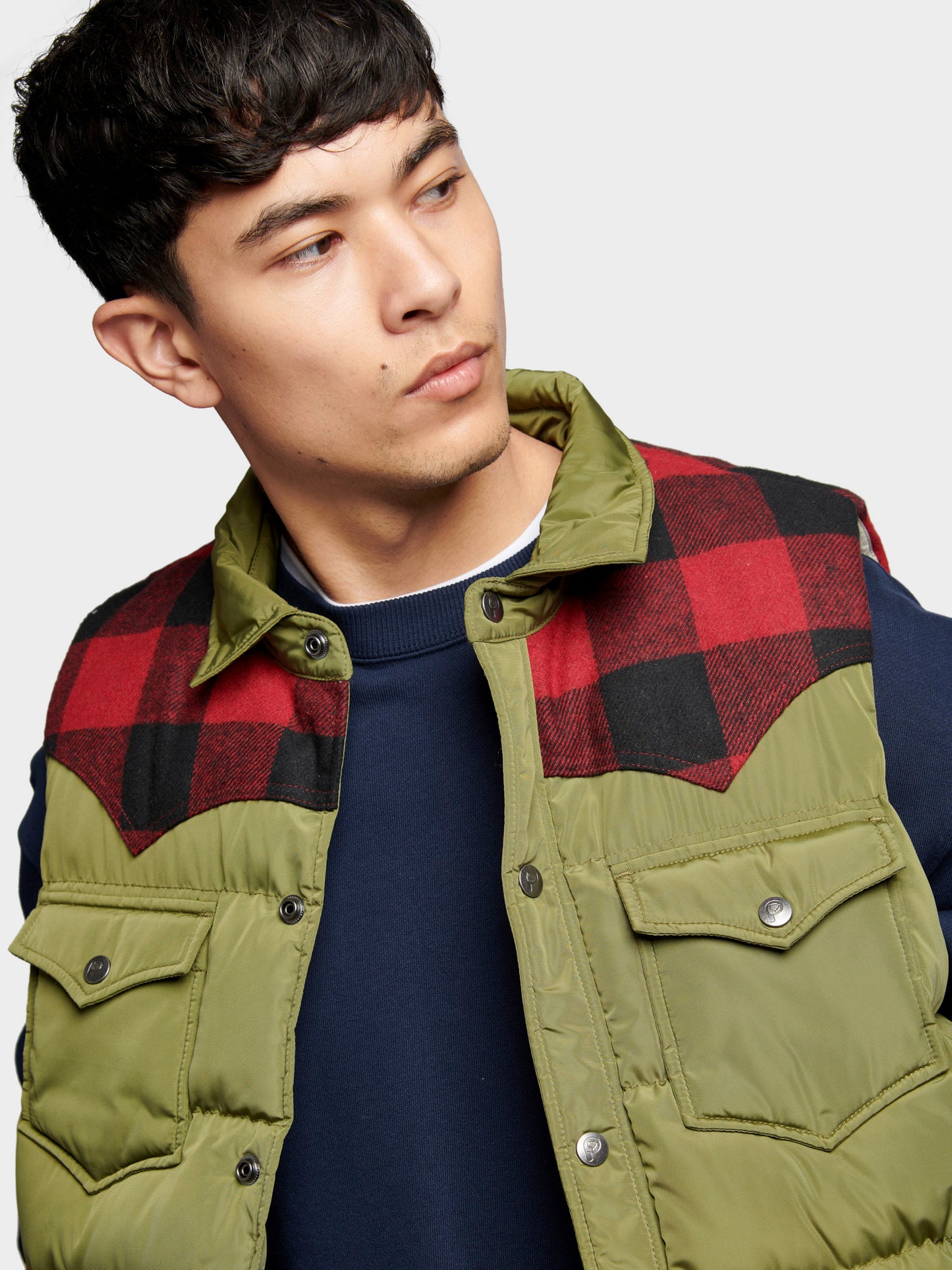 Penfield Mens Rockford Vest in Capulet Olive