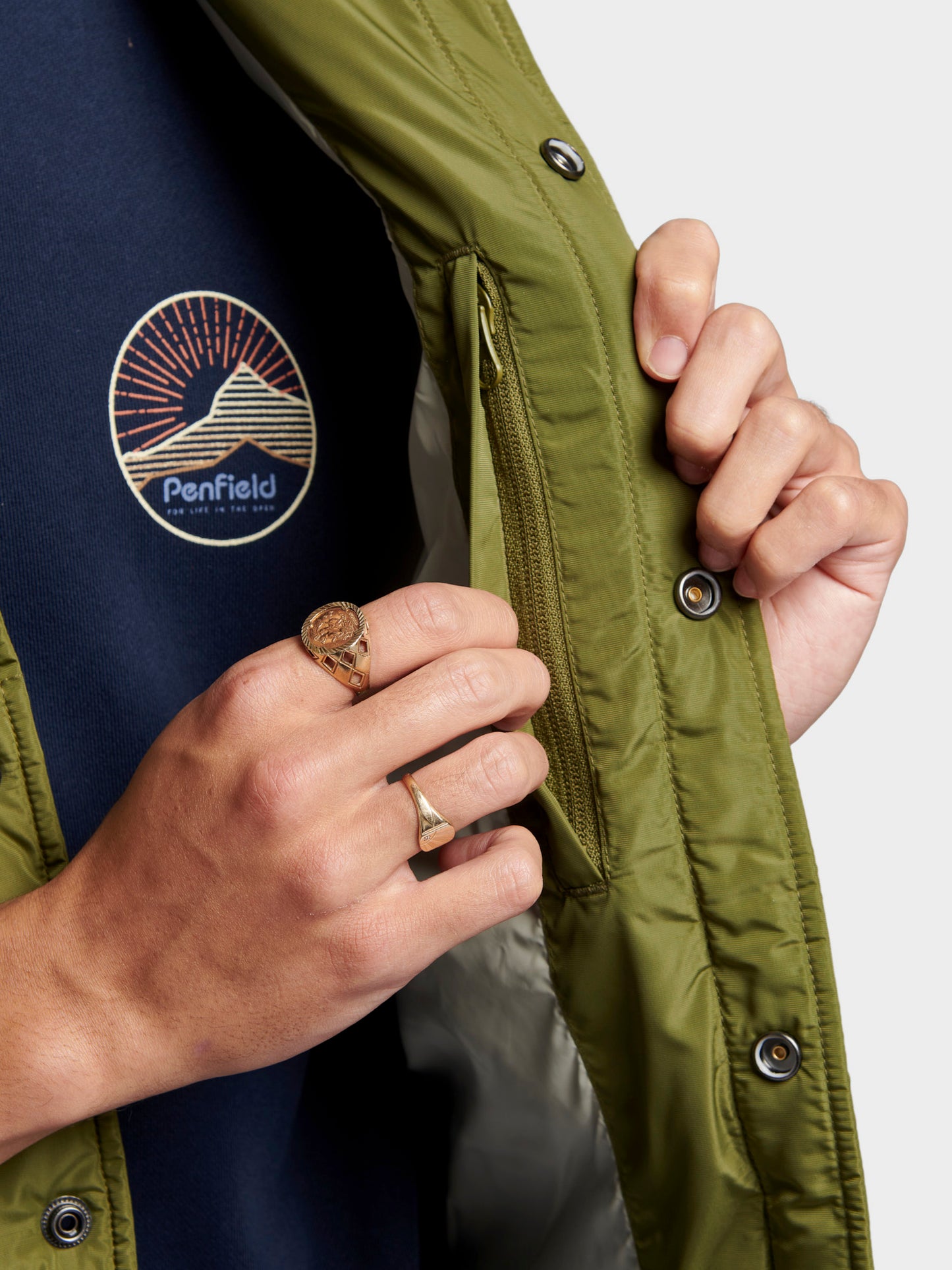 Penfield Mens Rockford Vest in Capulet Olive