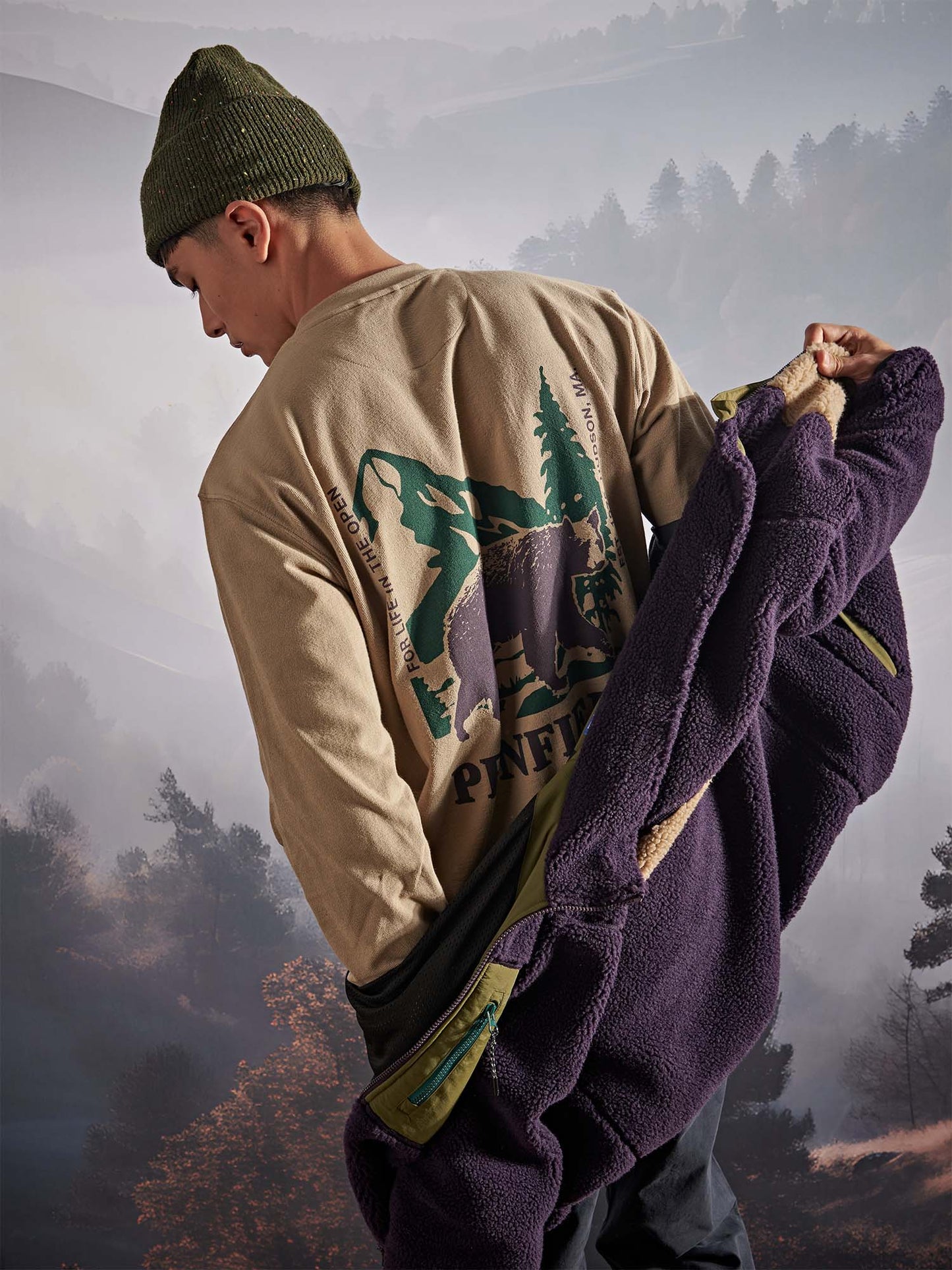 Penfield Mens Black Bear Long Sleeve T-Shirt in Chinchilla
