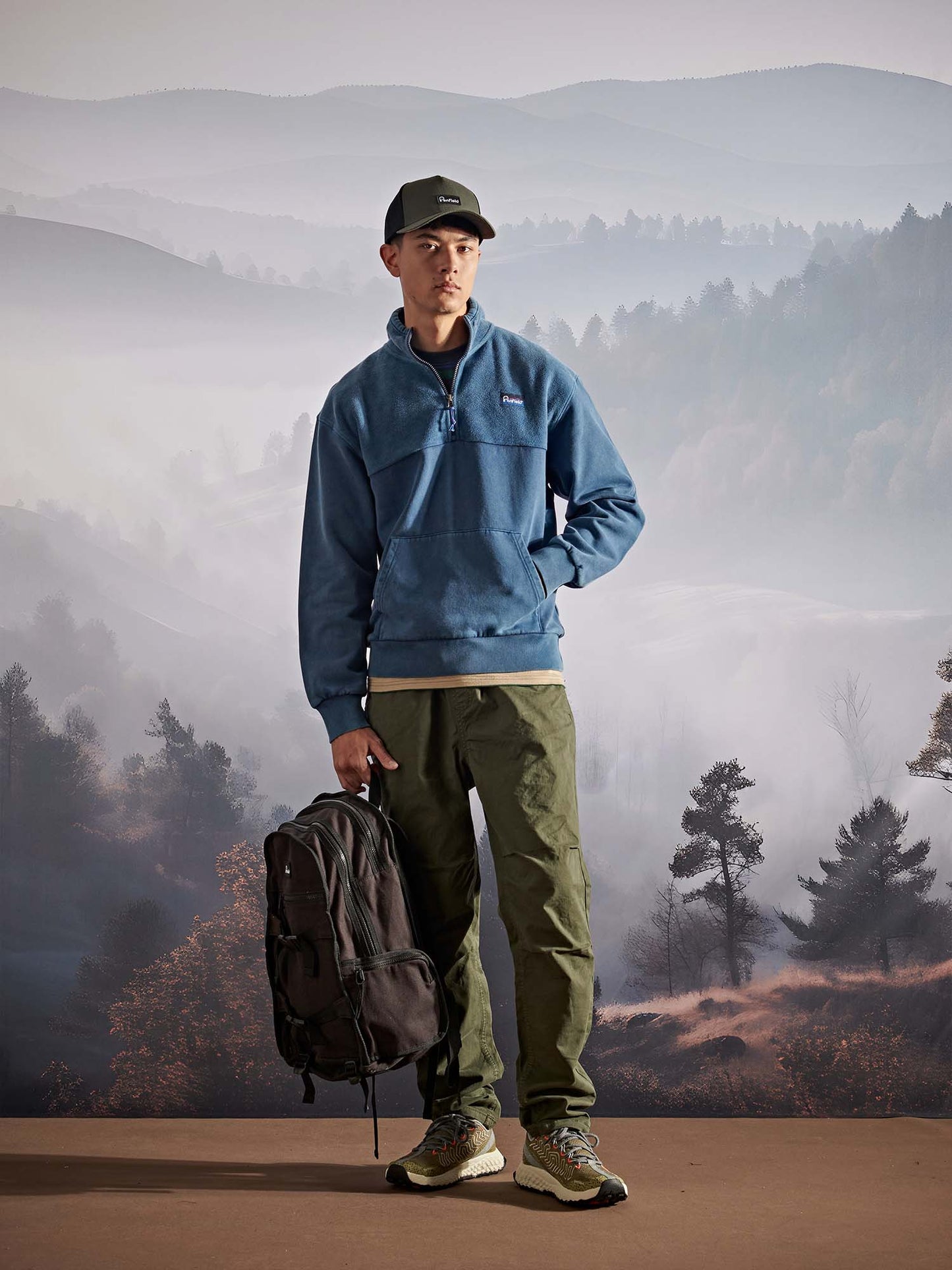Penfield Mens Washed Panelled Funnel Neck Sweatshirt in Navy Blue