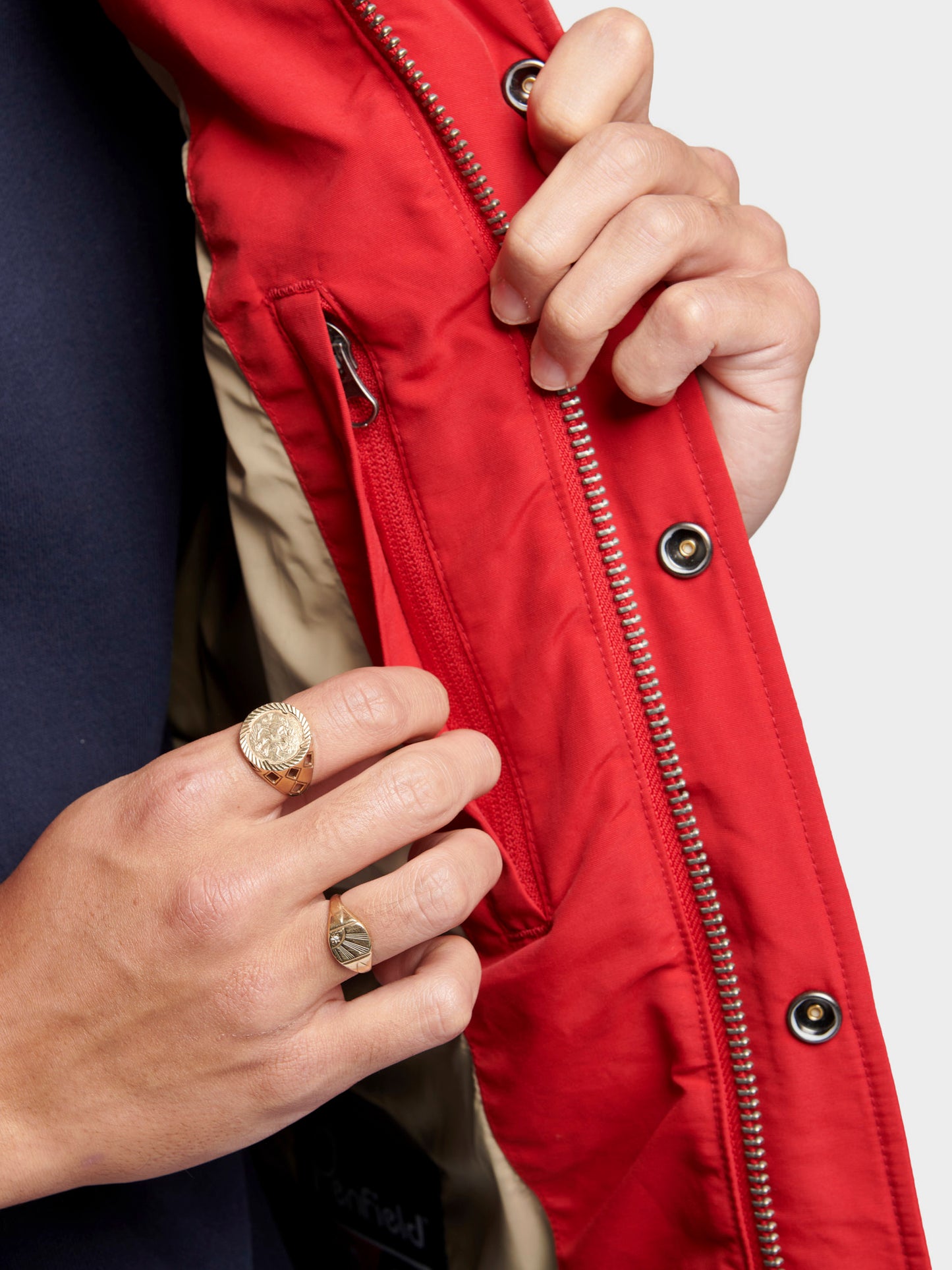 Penfield Mens Easton Gilet in Equestrian Red